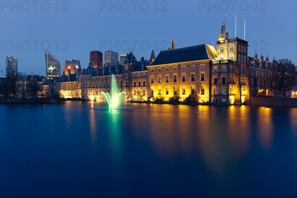 Binnenhof at dusk