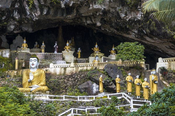 Buddha statues