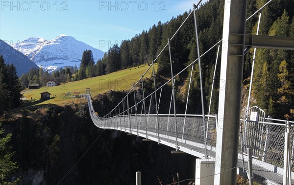 Rope suspension bridge over Hohenbachtal