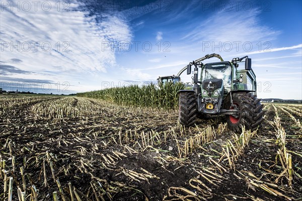 Maize chopper with tractor
