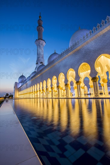 Arcades in the Sheikh Zayed Mosque