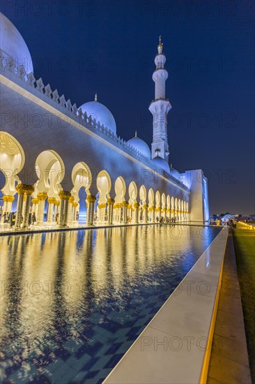 Arcades in the Sheikh Zayed Mosque