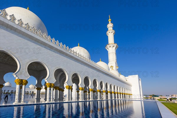 Arcades in the Sheikh Zayed Mosque