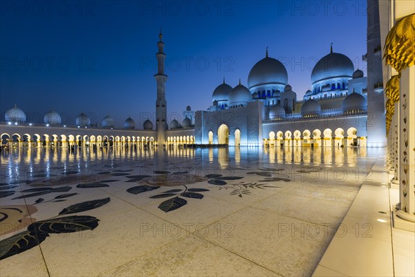 Courtyard of the Sheikh Zayed Mosque