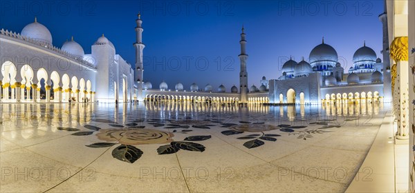 Courtyard of the Sheikh Zayed Mosque