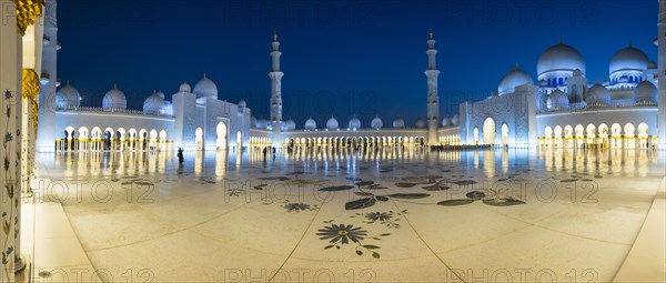 Courtyard of the Sheikh Zayed Mosque