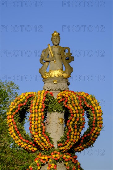 Herrenbrunnen with Easter jewellery