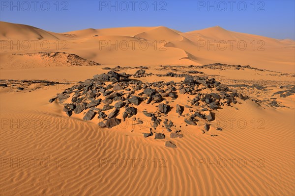Tumulus burial mound in the sanddunes of Oued In Djerane