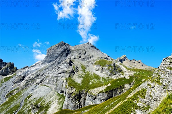 White clouds above the summit of Six Noir