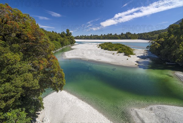 Green River Arawhata with gravelly wide riverbed