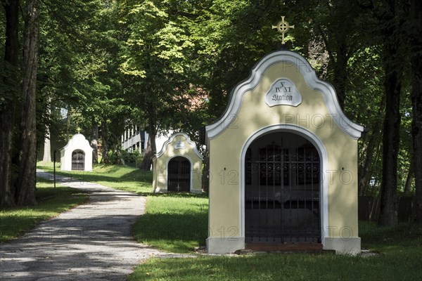 Crossroad to the Calvary and Holy Cross Church or Calvary Church