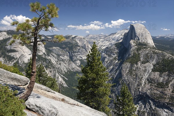 View from Glacier Point to Yosemite Valley and Half Dome