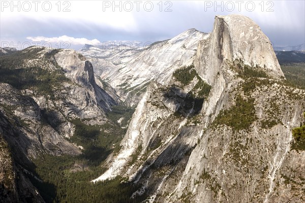 View from Glacier Point to Yosemite Valley and Half Dome