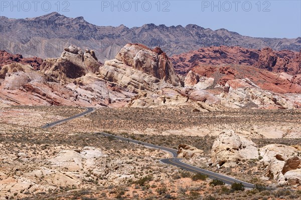 Coloured sandstone formations and Mouse's Tank Road