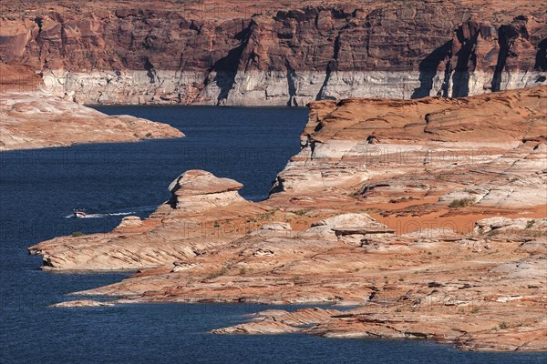 Red Navajo Sandstone cliffs at Lake Powell