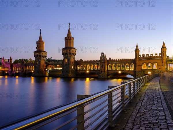 Oberbaum bridge over the Spree in the evening light