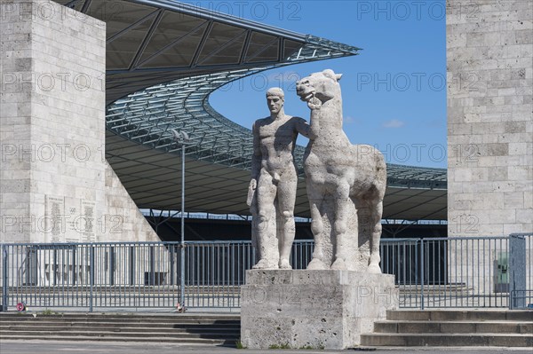 Monumental sculpture Rossefuhrer of Josef Wackerle