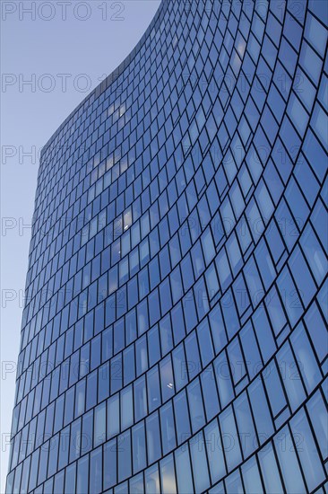 Facade of the office building Hoch Zwei