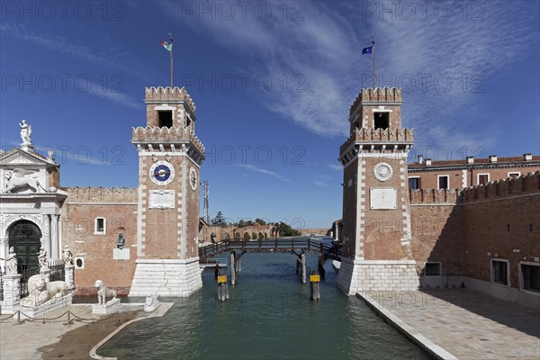 Arsenal water gate and towers