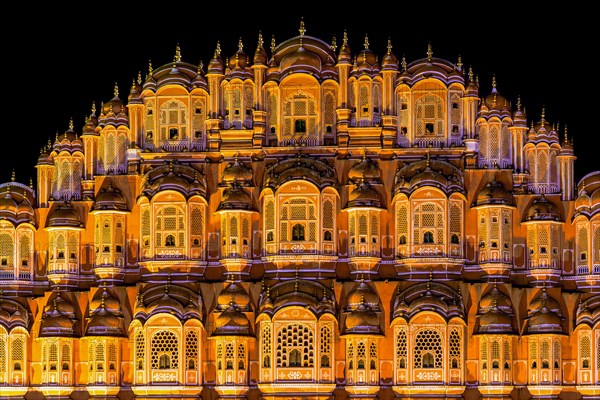 Hawa Mahal or Palace of Winds at night