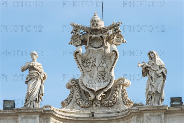 Statues on top of St. Peter's Basilica