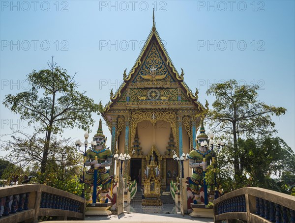 Wat Plai Laem Temple