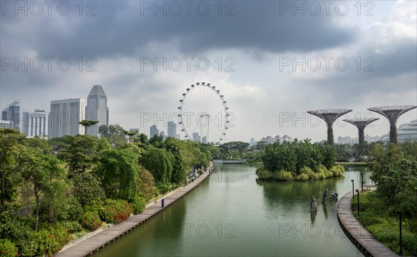 Supertrees and ferris wheel