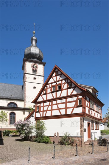 Parish Church of St. Laurentius and former smithy