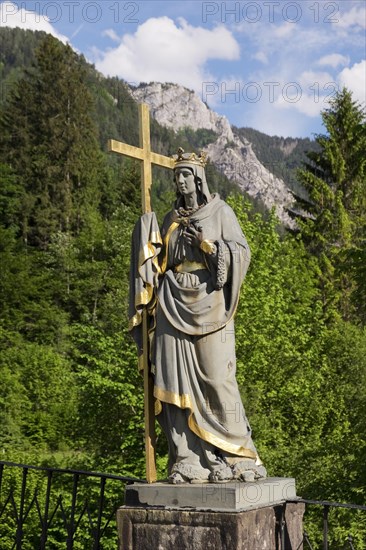 Madonna on the Topperbrucke bridge