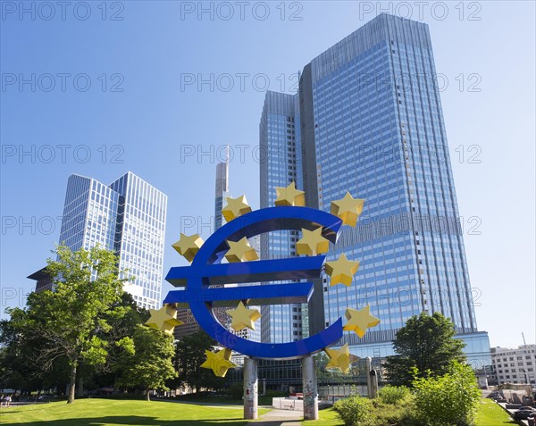 Euro sculpture