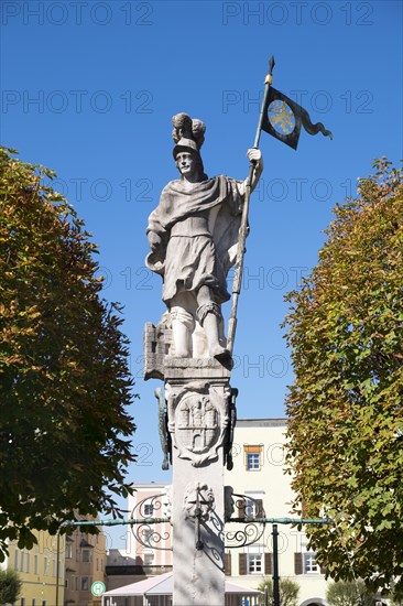 Florianibrunnen at the town square