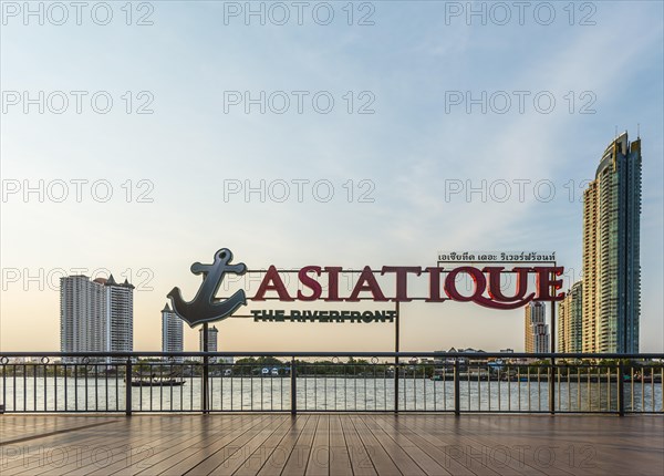 Asiatique riverfront