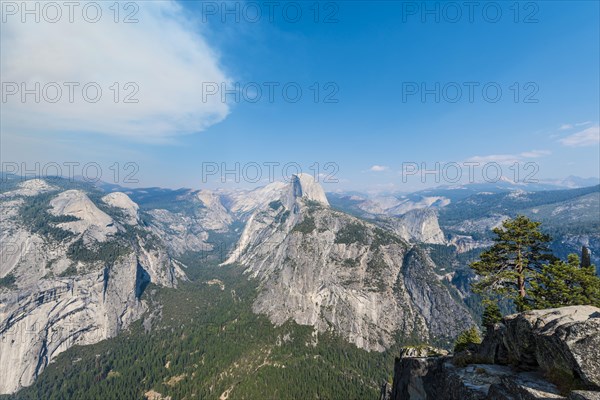 View from Glacier Point to the Yosemite Valley with Half Dome