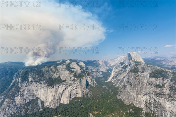 View from Glacier Point to the Yosemite Valley