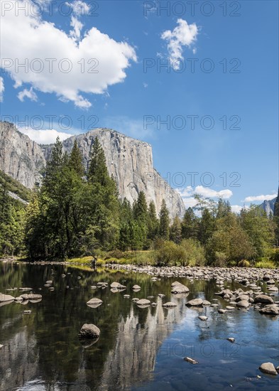 Valley View overlooking El Capitan and Merced River