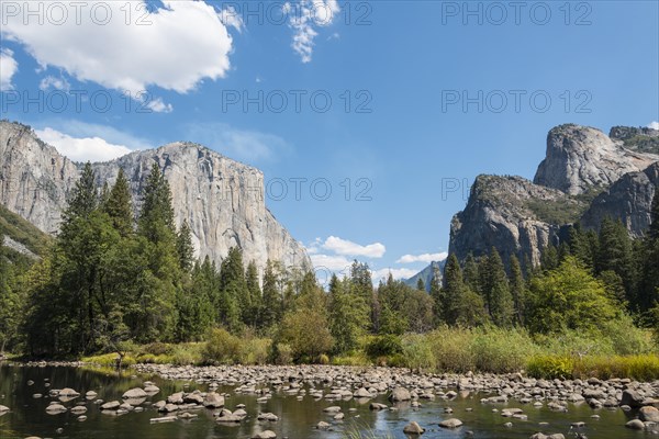 Valley View overlooking El Capitan and Merced River