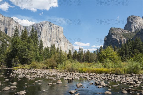 Valley View overlooking El Capitan and Merced River