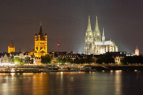City panorama of Cologne at night