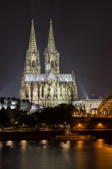 Cologne cathedral at night