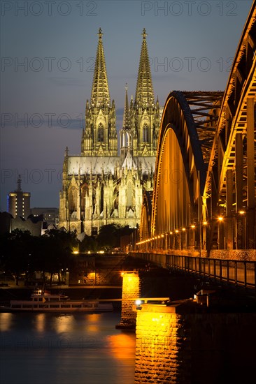 Cologne cathedral at dusk