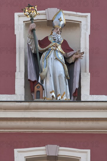 Sculpture of Bishop Etto