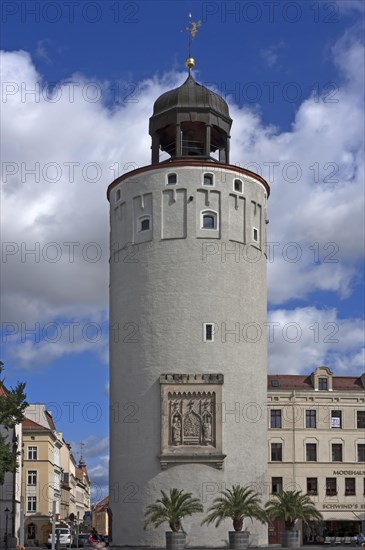 Dicker Turm