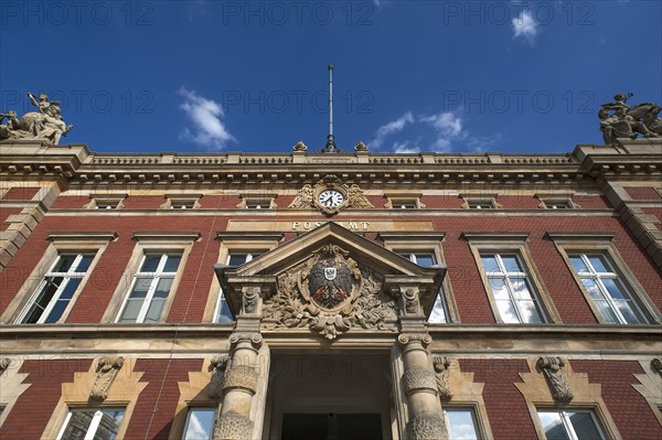 Entrance with imperial eagle on the post office