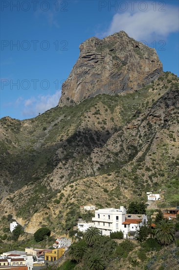 Vallehermoso with the rock massif Roque Cano