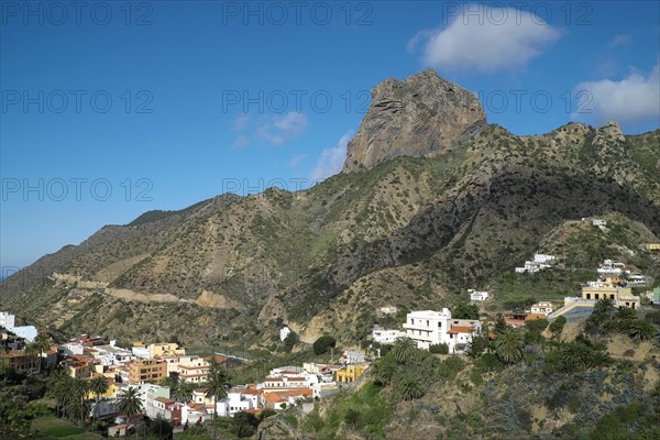 Vallehermoso with the rock massif Roque Cano