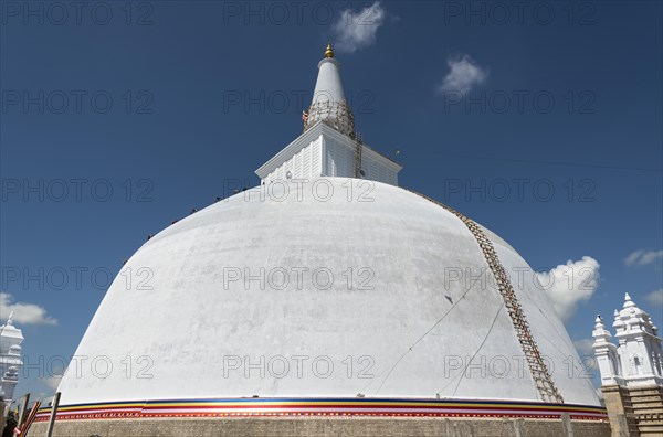 Ruwanwelisaya or Ruwanweli Maha Seya Stupa