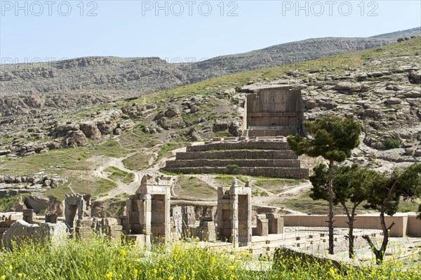 Views of the Hall of Hundred Columns