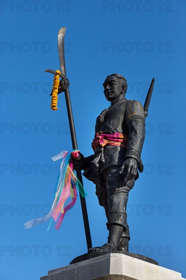 Monument to Phraya Surin Phakdi Si Narong Changwang