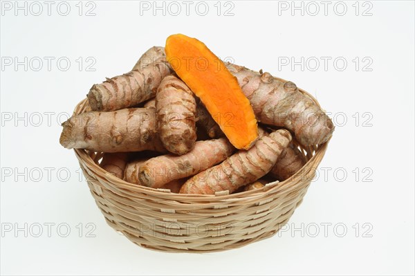 Turmeric root (Curcuma domestica)