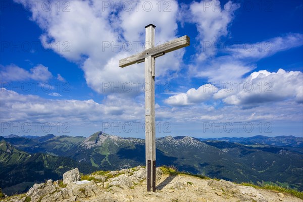 Summit cross